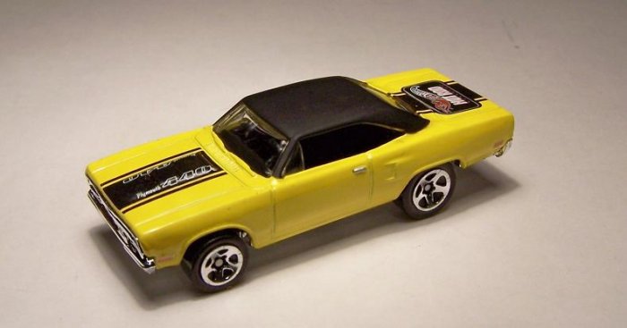 HOT WHEELS '70 PLYMOUTH ROADRUNNER