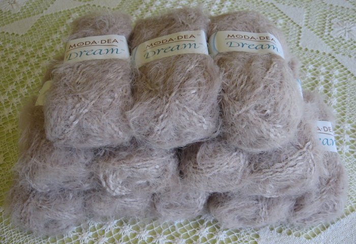 $72 Lot--12 Skeins Moda Dea Dream "Pecan" Yarn + Free Gift!