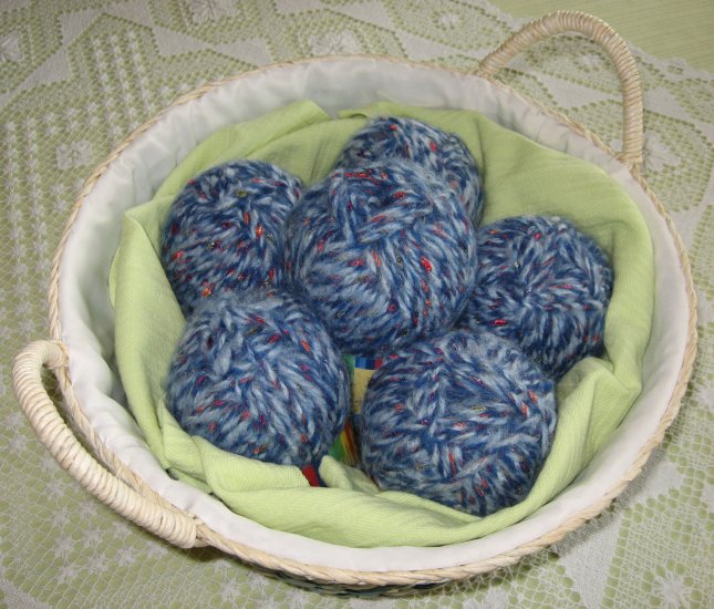 $31 Lot--6 Skeins Yarn Bee Icelandic Jewels "Sapphire" Yarn + Free Gift!