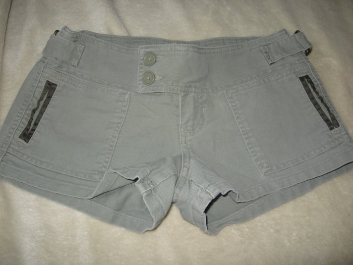 ABERCROMBIE SEXY MILITARY GREEN STRETCH SHORTS 0 GR8