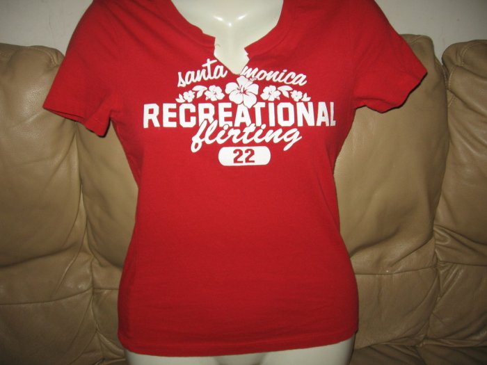 HOLLISTER SEXY RED SKINS VS SHIRTS SLIM FIT T-SHIRT M