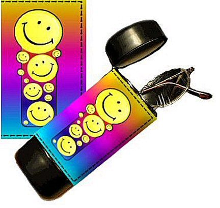 Smile Eyeglass Or Sunglass Case