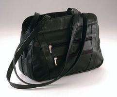 Embassy Leather Miracle Purse (000-06)