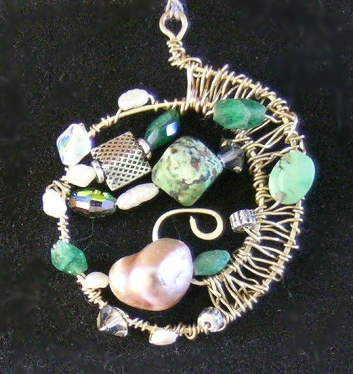 22k Gold Woven Pendant