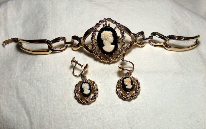 Vintage Cameo Bracelet and Earrings