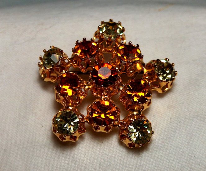 Rhinestone Star Brooch
