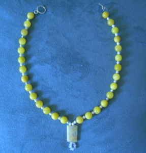 Handmade beaded necklace (YELLOW/WHITE)