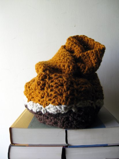 the super chub bag in butterscotch, fisherman, and barley.