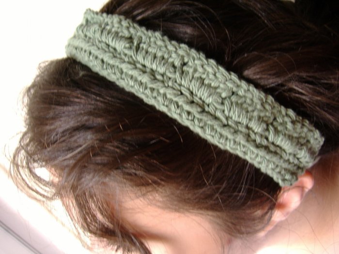 cotton block headband in avocado green.