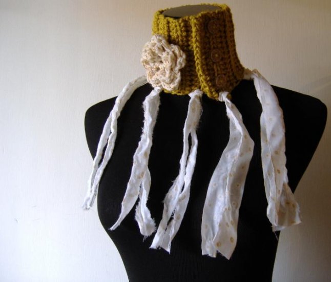 the bohemian prairie scarflette.