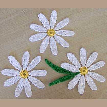 Daisy appliques (set of 3)