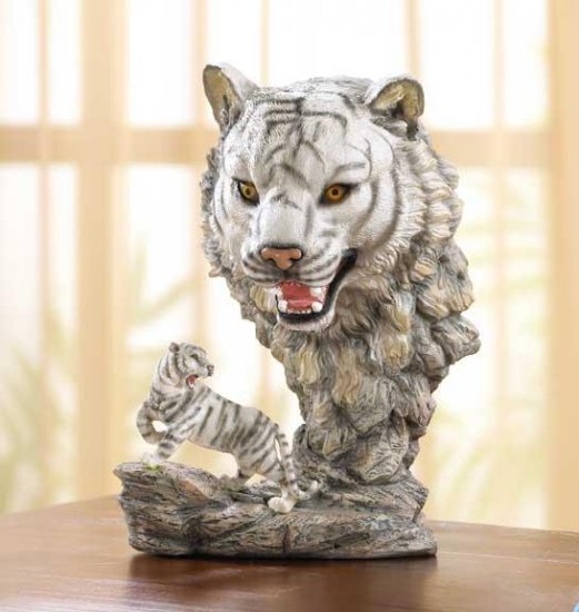 FIERCE WHITE TIGER DISPLAY---Item #: 31404