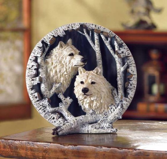 WHITE WOLF COLLECTOR`S PLATE---Item #: 31047