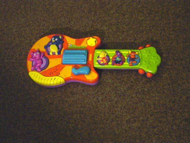 strum toy guitar