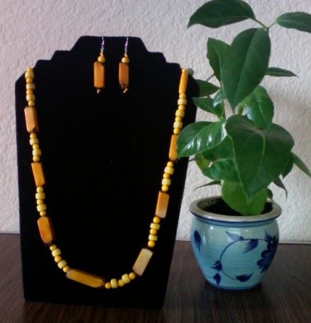 Long Rectango Necklace & Earrings- Lite Yellow