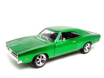 1969 DODGE CHARGER CLASSICS GREEN 1:18 DIECAST MODEL