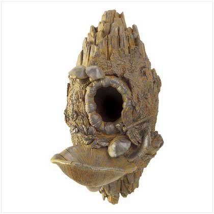NATURE-THEME BIRDHOUSE