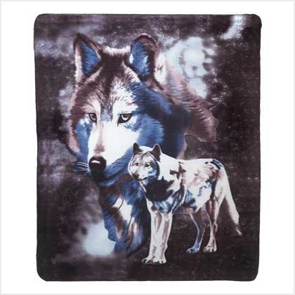 WILDLIFE WOLVES FLEECE BLANKET
