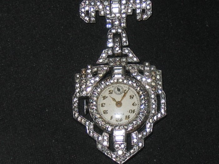 Rima Rhinestone wind-up Watch