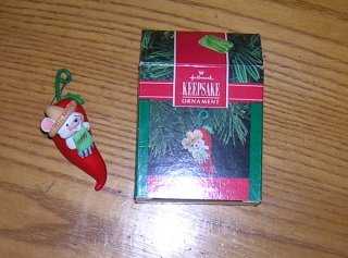 1990 Feliz Navidad Hallmark Ornament