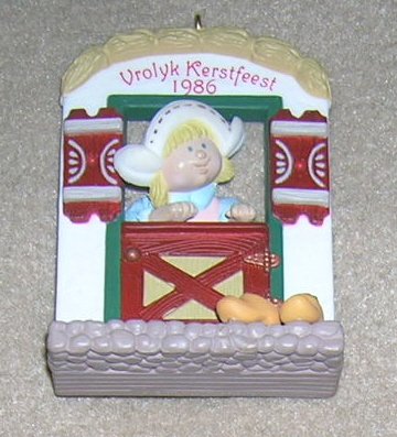 1986 Windows of the World #2 Vrolyk Kerstfeest Hallmark Ornament