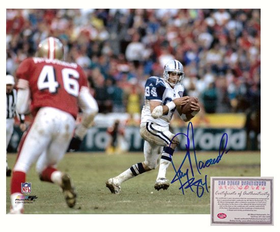Jay Novacek Signed Photo - 16x20 Receiving