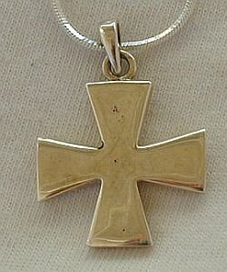 Silver cross patte