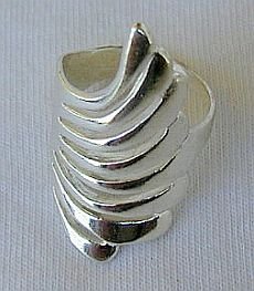 Menifa silver ring