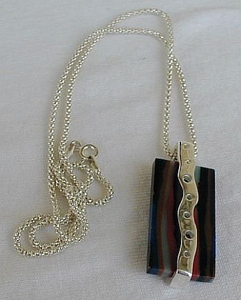 Stylish colored pendant