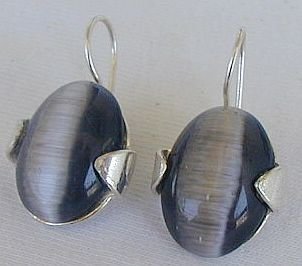 Gray cat eye earrings