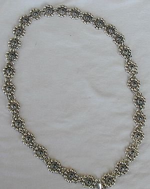 Oynx flowers necklace
