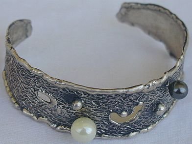 White&black pearls bangle-D