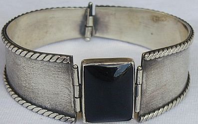 Oynx bracelet-D