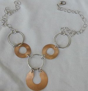 6 rounds cooper and silver necklace