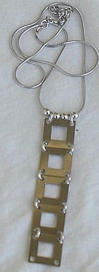 5 windows necklace