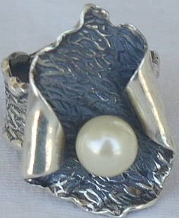 White pearl handmade ring-PL2