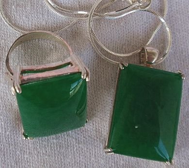 A green agate set-ring&pendant