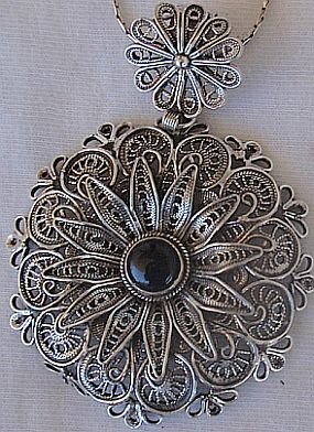 Classic onyx- silver pendant