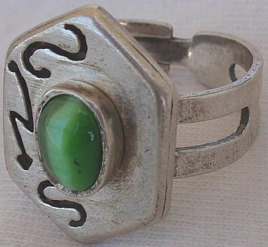 Green cat eye silver ring
