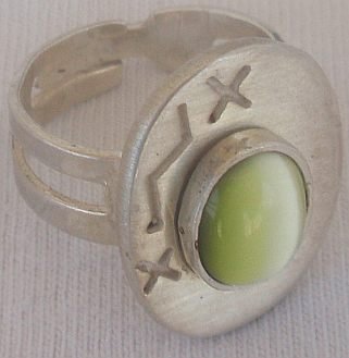 Green light cat eye silver ring