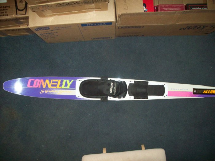 CONNELLY 65 Signature Series Slalom Water Ski