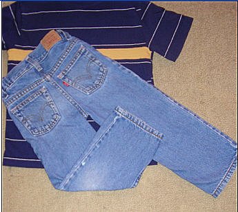 Used - Levis Jeans 4T - adjustable strap