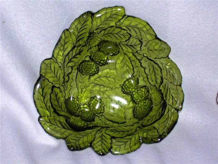 Indiana Glass Loganberry and Leaf Candy Dish/Bon Bon