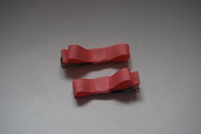Pink clippie bow