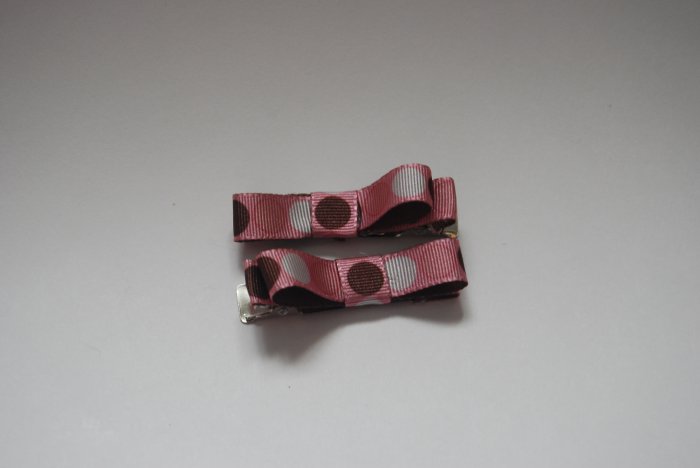 Polka dot pink clips