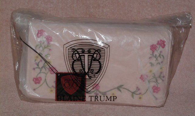 Blaine Trump Pink Linen Embroidered Handbag Purse