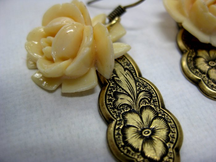 Handmade Cream Rose with Pendant earrings