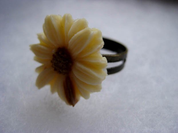 Handmade Ring - Vintage Daisy