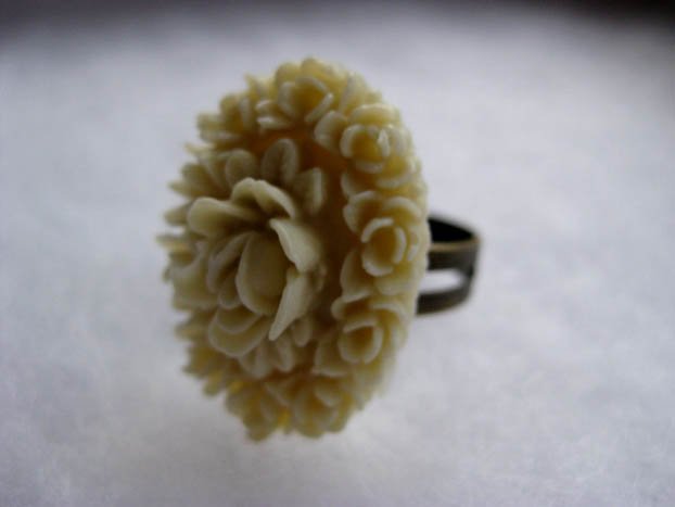 Handmade Ring - Cream Vintage Floral Cab