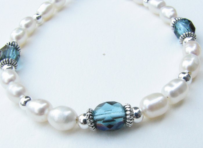 Freshwater Pearl Handmade Artisan Bracelet Stunning Northern Lights Aqua Blue Green Accents